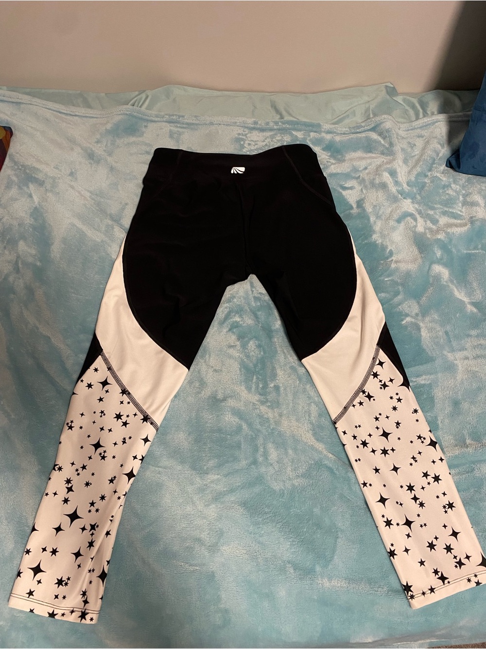 NWOT Black and White Star-Print Active Leggings